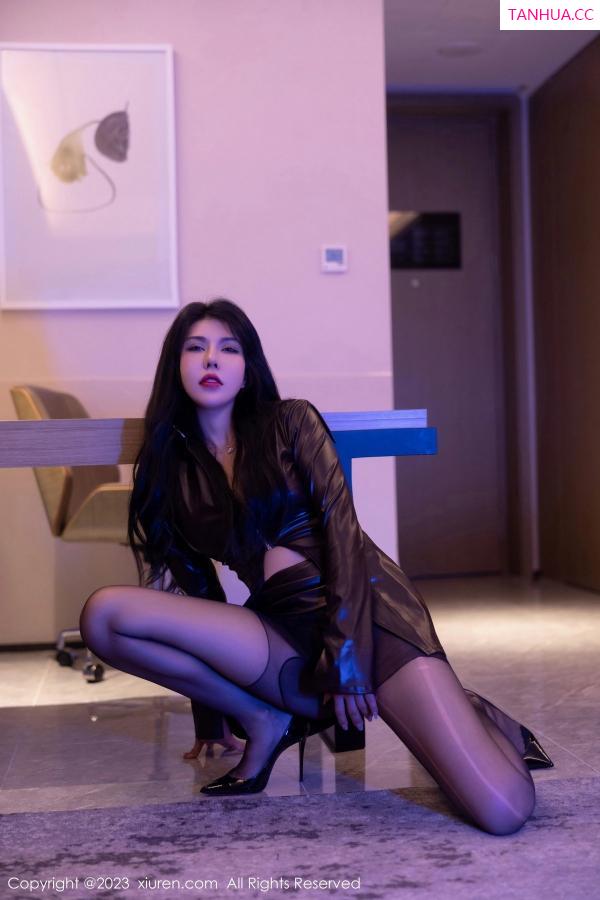   [XiuRen]高清写真图 2023.05.19 No.6764 S纯一 黑丝美腿第26张图片
